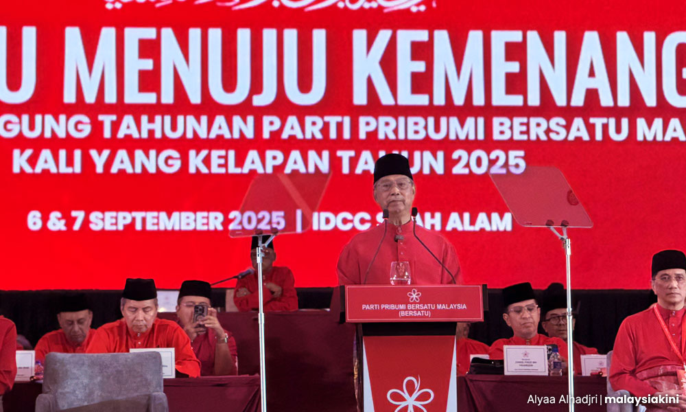 Jangan berlapik, desak saja Muhyiddin undur 2 87f7c78b8e2748a50798f9e3ed308e1e