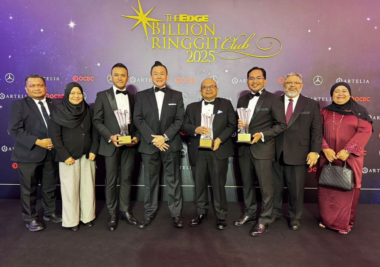 KPJ Healthcare clinches triple win at The Edge Billion Ringgit  Club 2025