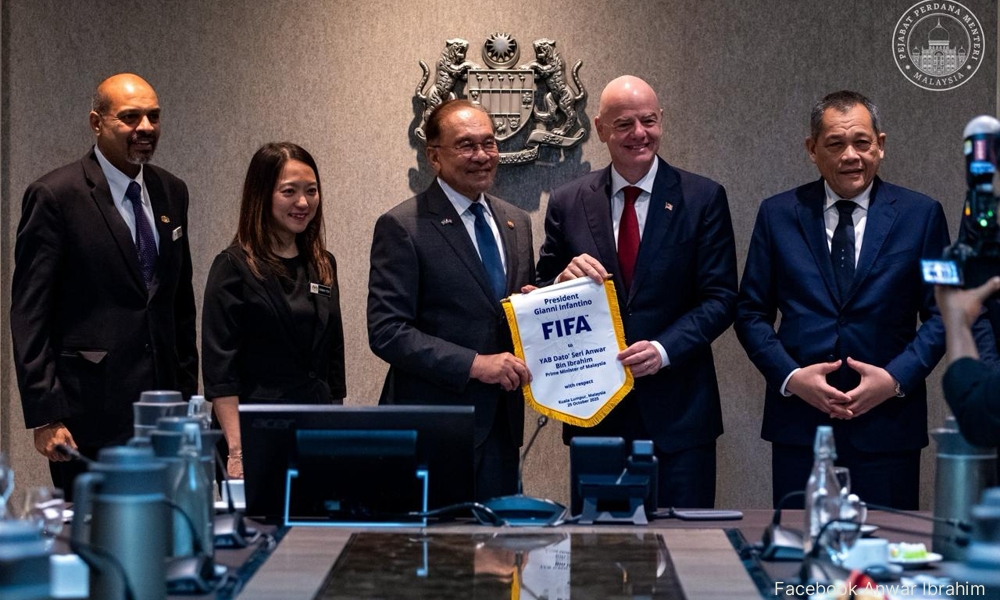 PM bincang usaha perkukuh ekosistem bola sepak dengan presiden Fifa 1 1ce8507b9375cd4abc022501bb616d81