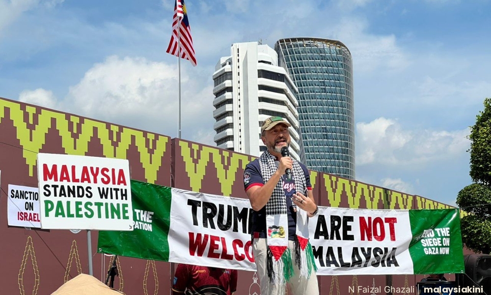 Pejuang tak yakin PM bertegas pada Trump lepas aksi menari di KLIA 1 4194bb0786289e9dc671437366840e02