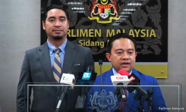 Wan duo: Bersatu not for one person to save their family
