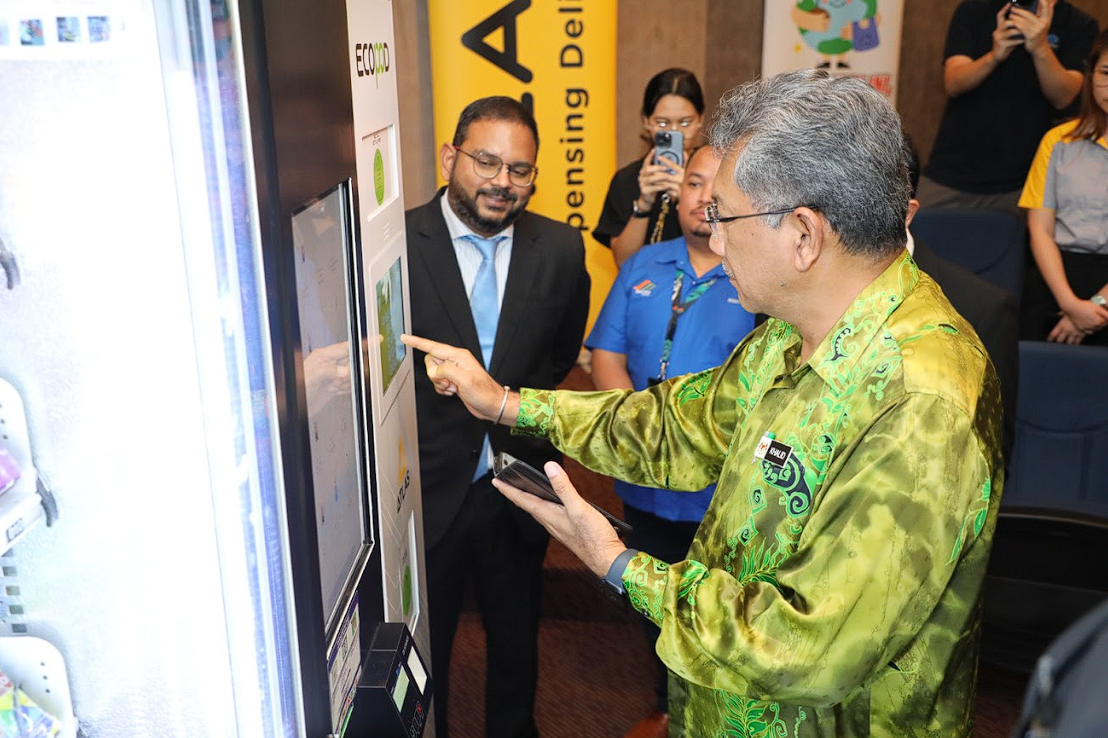 ATLAS Vending dan SW Corp bersama perkukuh usaha kitar semula Malaysia dengan 50 unit ECOPOD