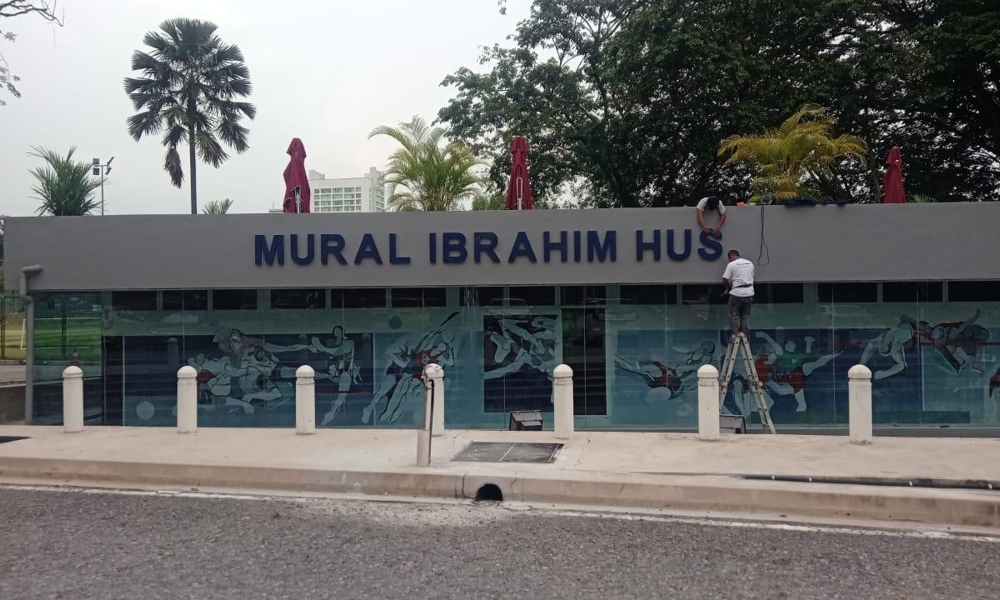 SURAT| Warisan mural Ibrahim Hussein dan aroma kopi di UM