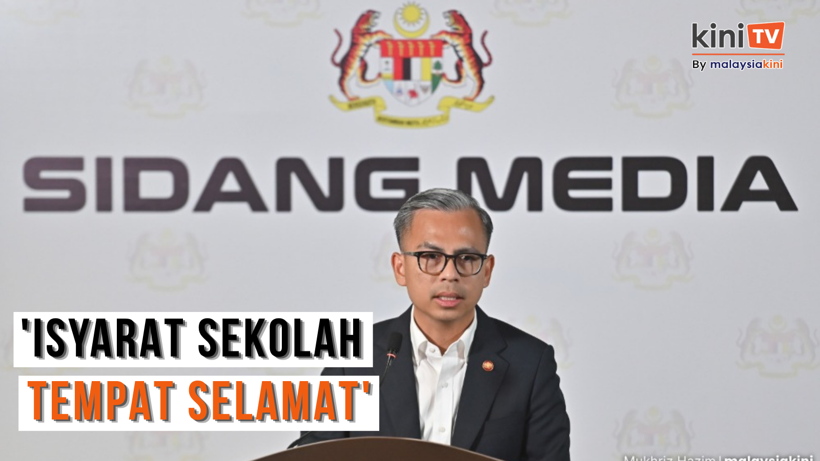 Kerajaan pertimbang tempatkan polis di sekolah