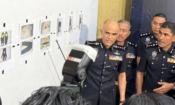 Kes tikam pelajar: Pisau, kerambit dibeli dalam talian - polis