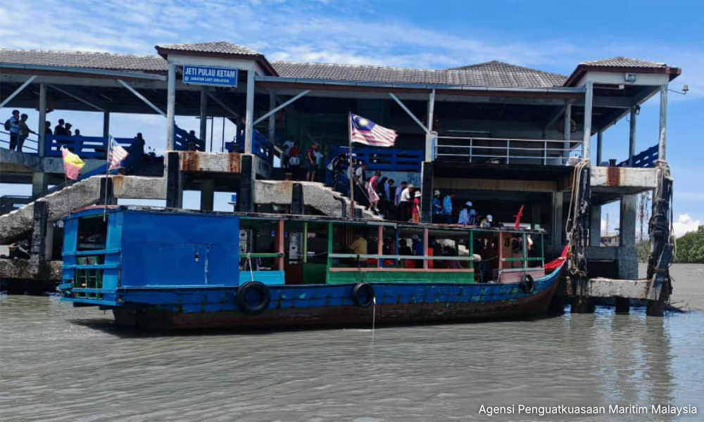 Had bot 12 orang, tekong ditahan bawa 48 penumpang di Pulau Ketam 2 a14d8c8f301fd04c99d41af03a3411dc