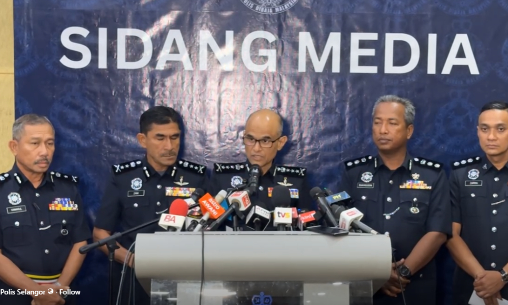 c55cda1ebad42e4ff54cbe695d71b0a7