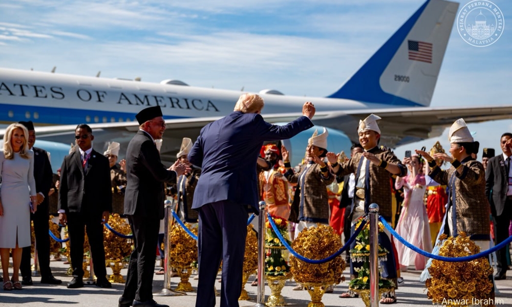 d6805b0a1fa02d45a9b5d66d3c3a184c