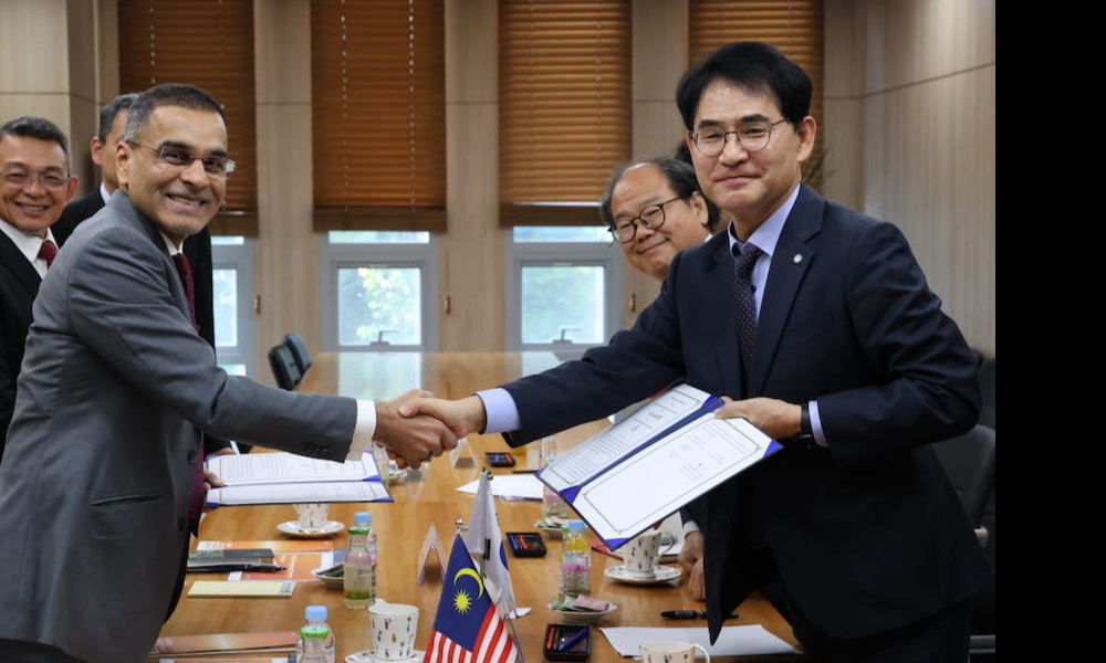 PERKESO, KEIS join forces to strengthen labour market cooperation