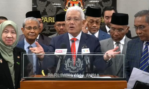Top Story 'PN not jealous of Anwar dancing, just questioning US trade deal' In expressing dissatisfaction over trade pact, Hamzah suggests PM become a dancer instead. Malaysiakini Team 2 h ago ⋅ 23