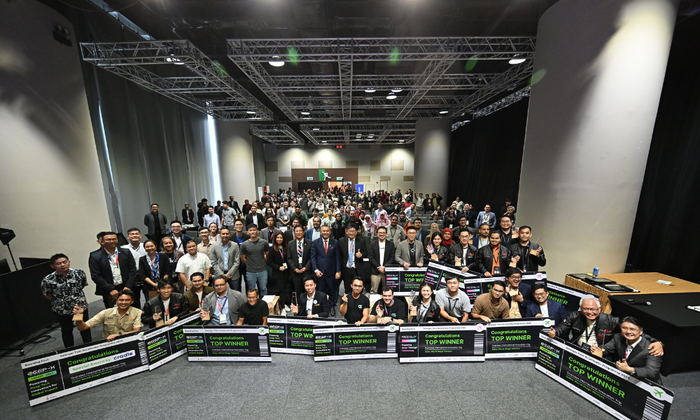 Selangor’s Premier Twin Accelerator 2025 crowns Deep-X & Retail-X winners at SDEC 2025 