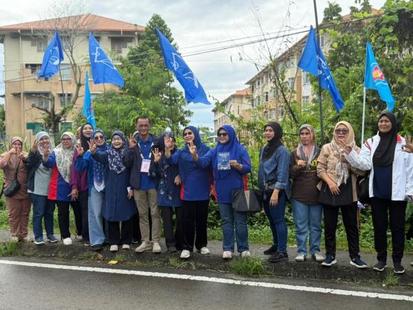 'Radu Tatap Radu!': BN's Jeffery called out for polling day campaigning Alyaa Alhadjri 16 m ago