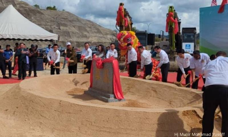 Kedah exco defends use of Chinese script on factory foundation stone