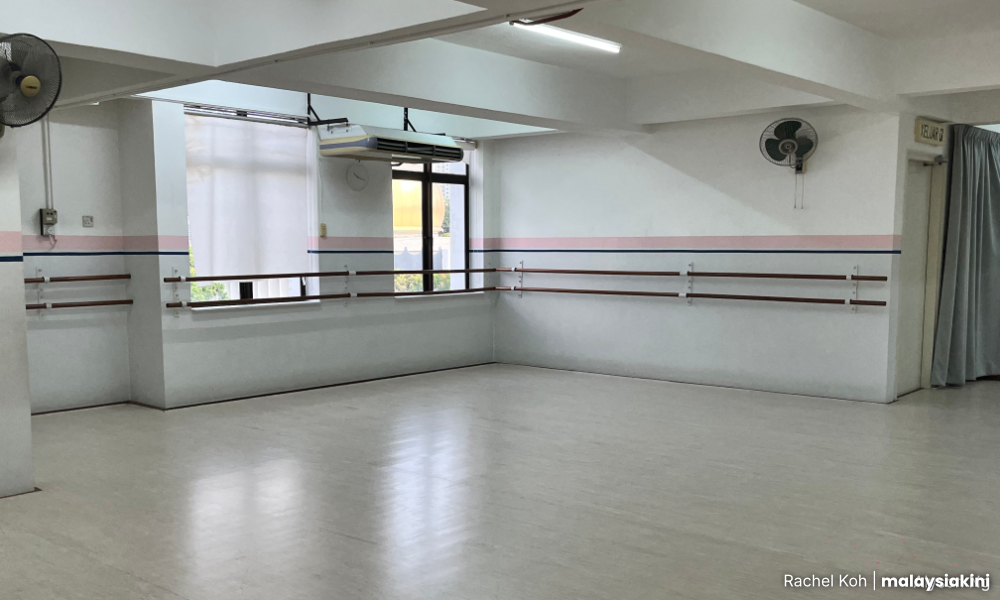 Cabaran balerina muda tangani cabaran lantai tari 2 77fe036643903f88dc9e77f4f8c34b6f