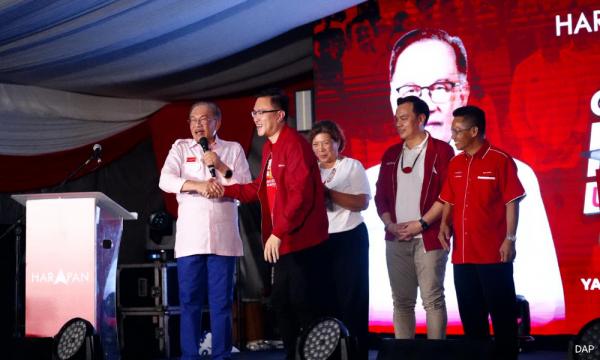 Top Story LIVE | DAP wiped out, PM's 'love triangle' fails to deliver? SABAH POLLS | DAP loses in all 8 seats contested. Malaysiakini Team 1h ago ⋅ 38