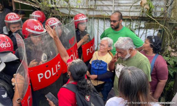 Perobohan Kg Papan masuk hari ketiga