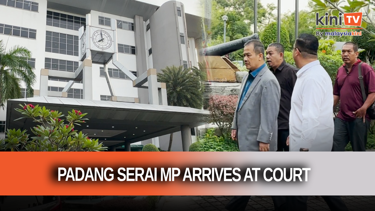 Padang Serai MP Azman Nasrudin arrives at Shah Alam court