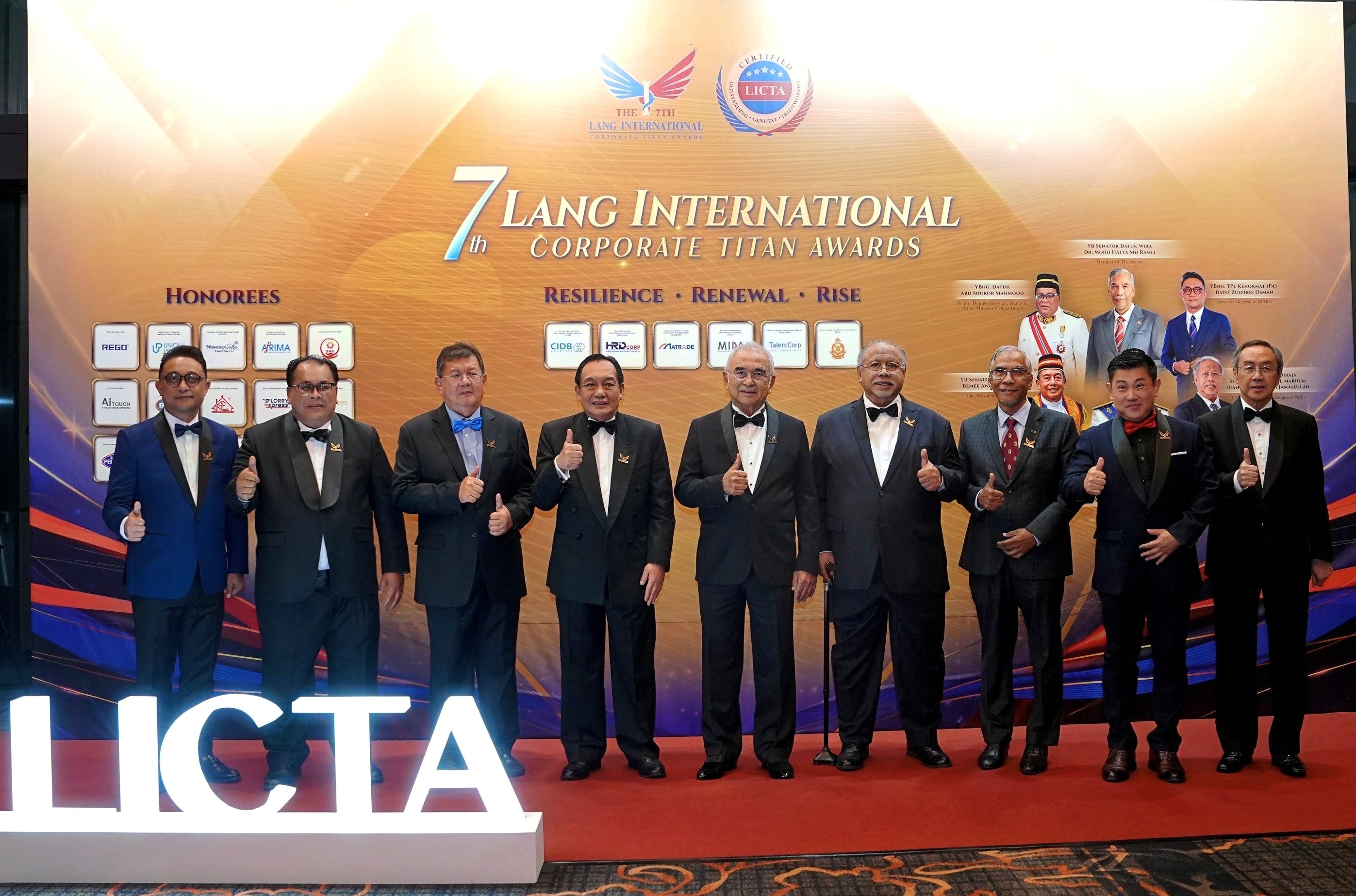 Governor of Melaka & President Of The Senate Officiate 7th Lang International Corporate Titan Awards (LICTA)