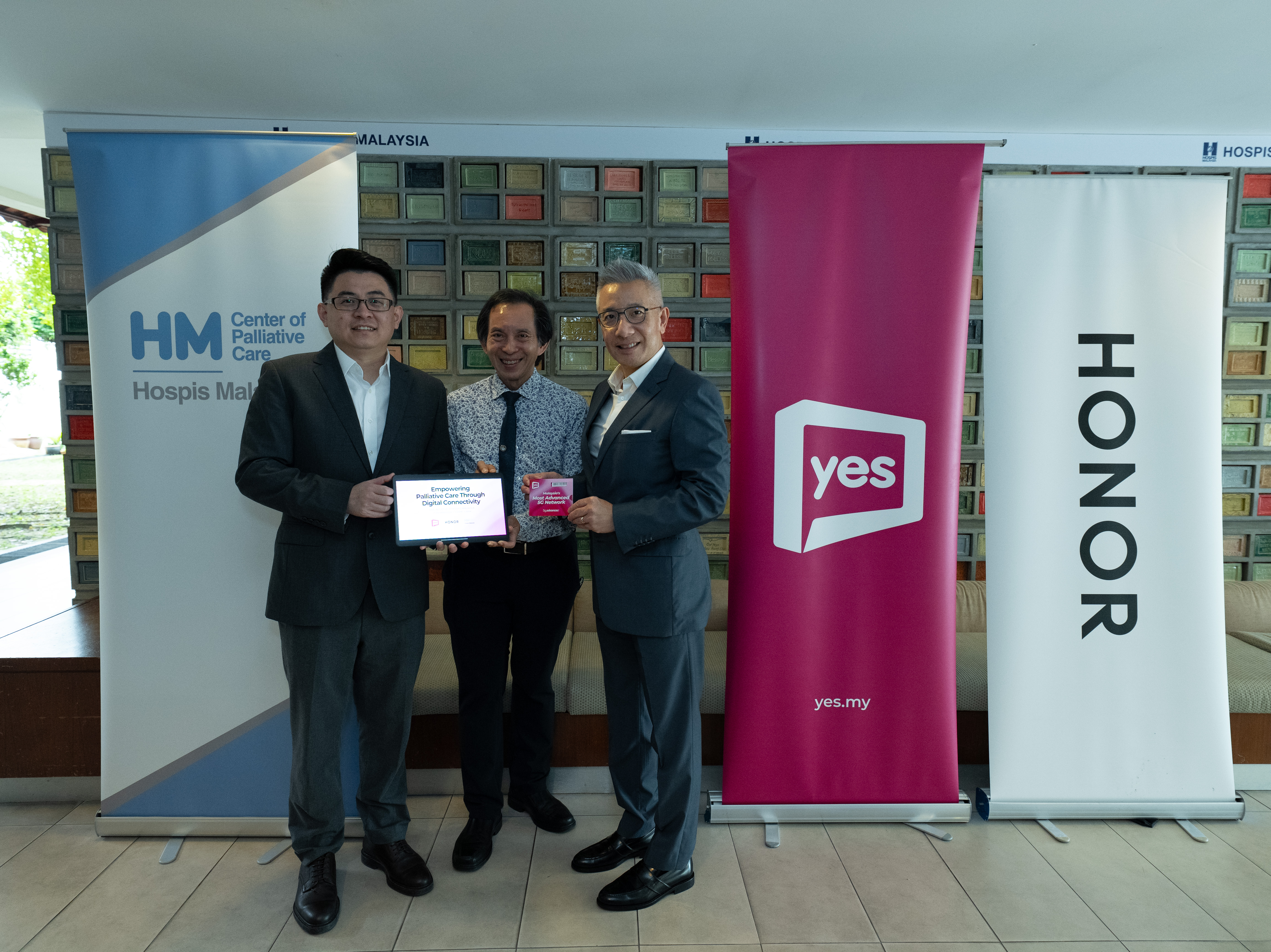 Yes and HONOR contribute RM40,000 in devices and 5G connectivity to strengthen digital support for Hospis Malaysia