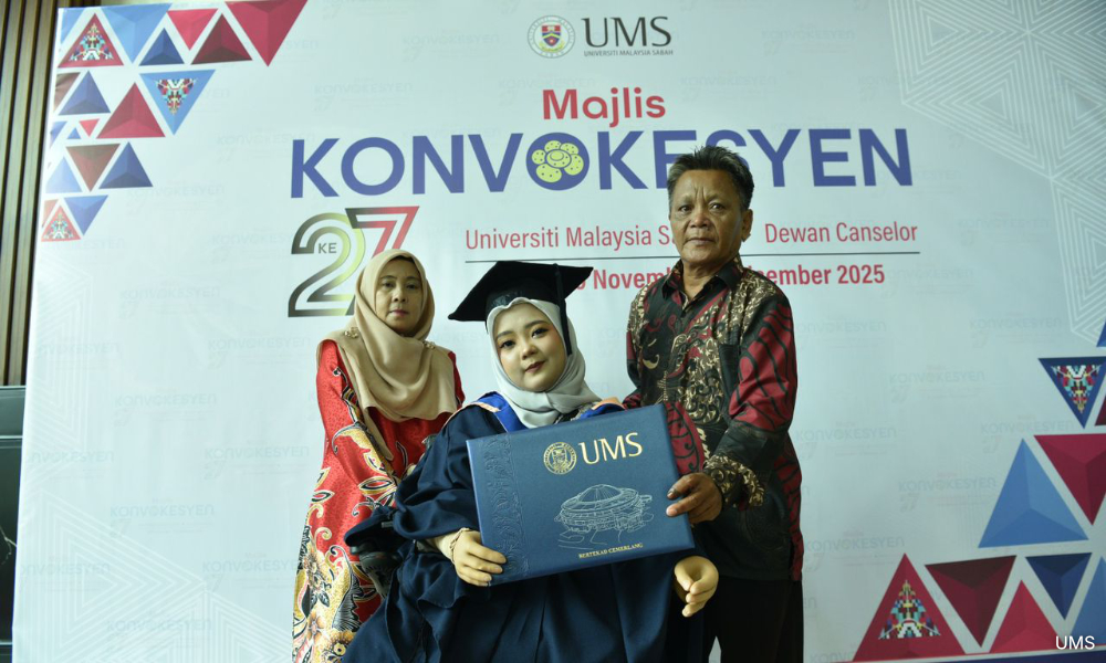 Pelajar berjaya rangkul ijazah tanpa 2 tangan, kaki
