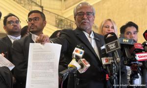 纳吉将在下周一上诉，律师抱怨“输到完”