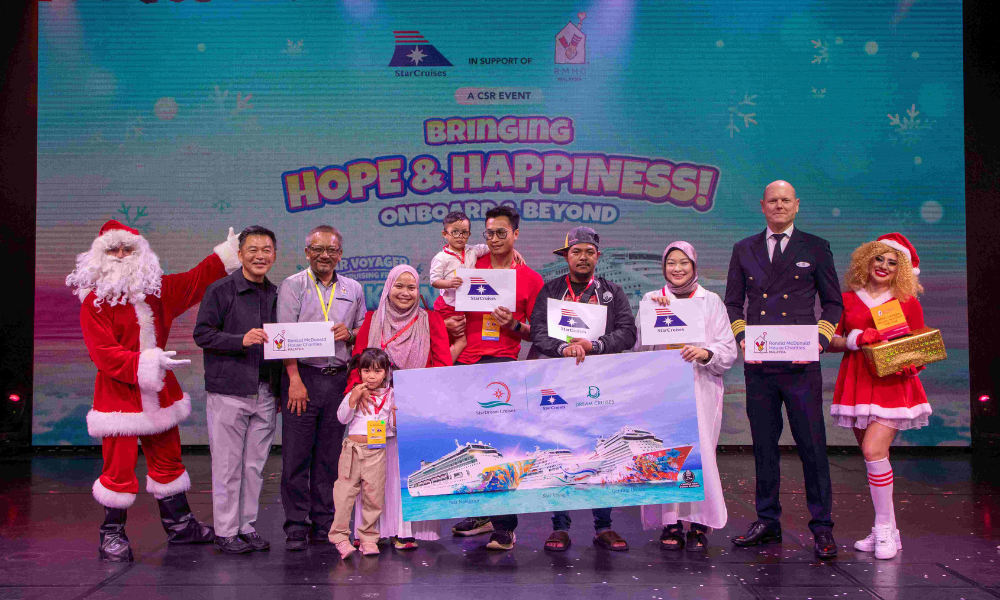 Hampir 200 keluarga RMHC Malaysia dibawa menaiki kapal mewah sempena cuti sekolah.