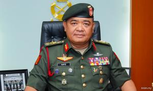 哈菲祖丁申请提前退休，放弃出任军队首长