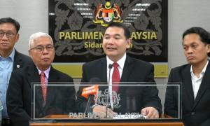 10公正党议员促审议改善，否则不支持检长分权法案