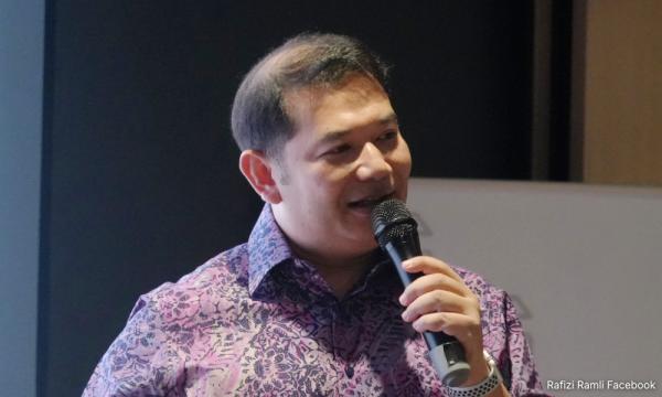 Top Story SNAPSHOT | Rafizi says PKR misread him; Daim family lawyer slams 'political move' What's going on in the news today, with updates at 11am, 2pm, and 6pm. Malaysiakini Team 28 m ago ⋅ 1