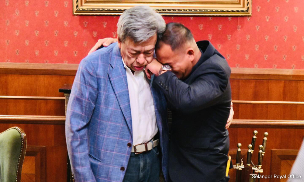 Prison to palace: Doctorate holder meets S'gor ruler after 24 years in jail