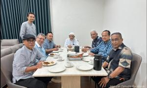 Sacked Hamzah shares photo having tea with Hadi