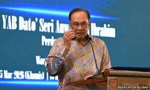 Cops face fresh headache as new report targets 2016 Anwar lobbying