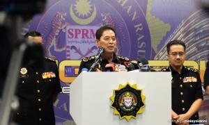 SNAPSHOT | MACC posts officers' phone numbers for Rafizi's former aide to contact