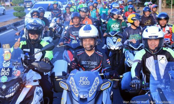 Top Story SNAPSHOT | PAS rep who 'outsmarted' cops probed; report made over fireworks at anti-graft rally What's going on in the news today, with updates at 11am, 2pm and 6pm. Malaysiakini Team 11 m ago