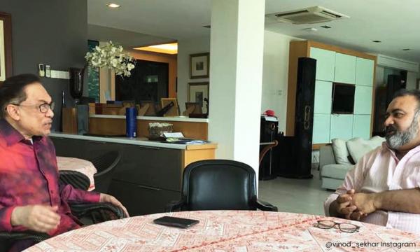 Social media posts spotlight Anwar-Vinod ties