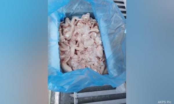 Empat kontena sayap ayam seludup bernilai RM1.5 juta dirampas