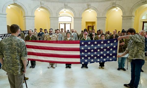 Lawan Netanyahu, Trump: Veteran, OKU bangkit bantah Perang Iran