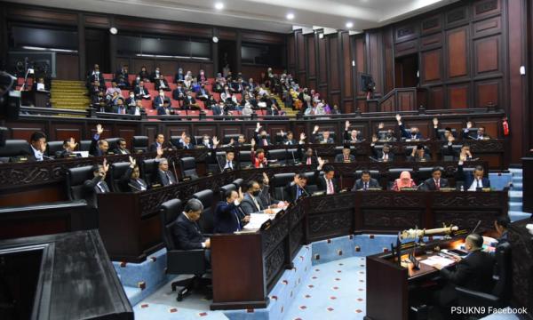 Krisis NS: Umno tolak penangguhan 6 bulan, tuntut sidang khas DUN