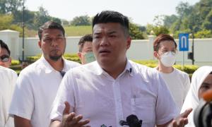 Albert escalates campaign against Azam, seeks royal intervention