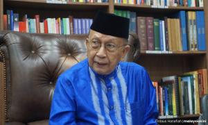 N Sembilan palace revokes two titles from Rais, his reply: 'Oh really?'