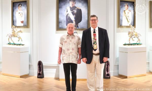SNAPSHOT | Agong meets grandson of Flintstones co-creator; PM urges calm ...