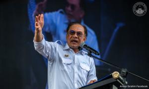 Anwar says Harapan to discuss snap GE soon; will retaliate if BN wants clashes