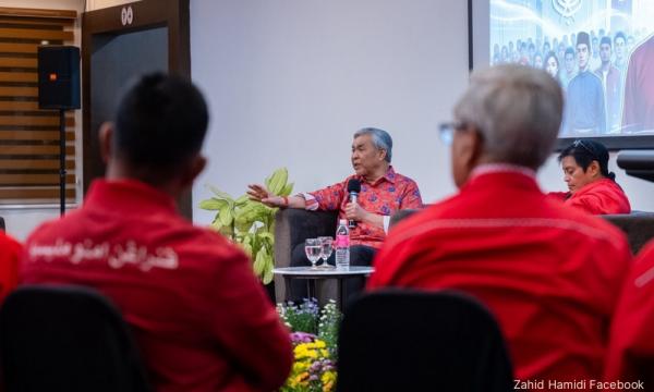 Umno nilai peranan bekas pemimpin secara adil, kata Zahid
