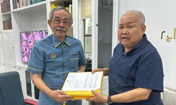 SNAPSHOT | Putra chief sends pro-monarchy law proposal; MyKhas ban: PAS questions govt's treatment of reps