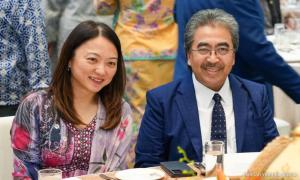 Yeoh touts working with Johari, but Razlan questions sincerity