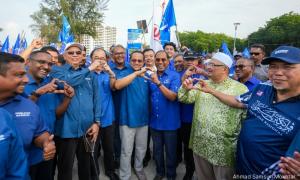 ULASAN | Undi Umno-PAS di NS umpama tekan gear undur