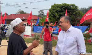 Loke faces uphill battle as 'Malay unity' wave sweeps Chennah's kampungs