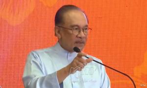 Muslims should set example eradicating corruption, not hide it, says PM
