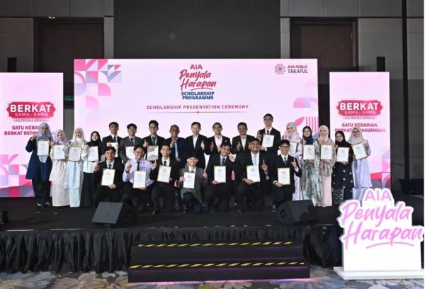 AIA PUBLIC Takaful triples scholarship recipients, expands reach to UM