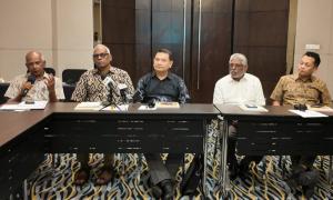 SNAPSHOT | Indian leaders question Rafizi, Charles' timing; M'sia-Brunei border 50pct done